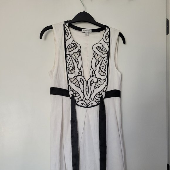 BEBE White summer dress with embroidered front panel - Picture 1 of 9